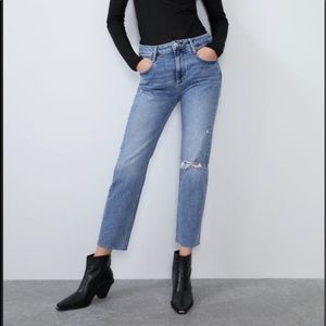 Slim fit hi-rise jeans (Zara)